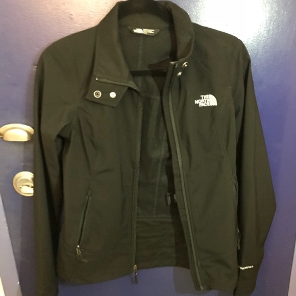 Women’s Northface Jacket - Picture 4 of 5